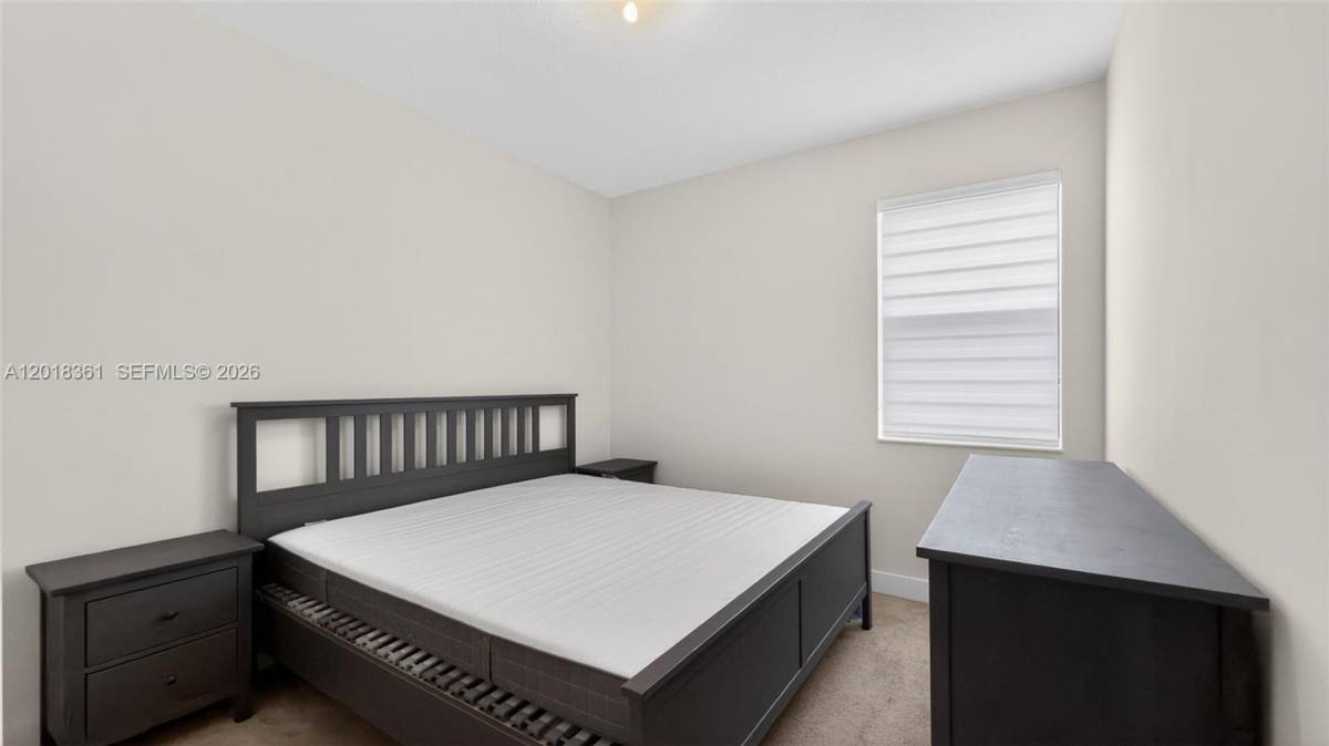 Townhouse for rent at 10467 NW 82nd St, Miami, FL 33178