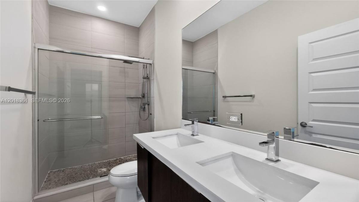 Townhouse for rent at 10467 NW 82nd St, Miami, FL 33178