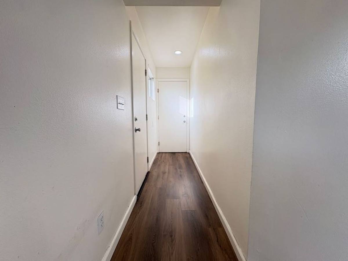 Townhouse for rent at 1003 Victoria Ave, Stockton, CA 95203