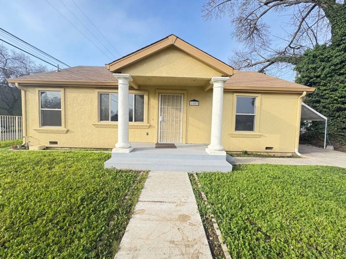 Townhouse for rent at 1003 Victoria Ave, Stockton, CA 95203