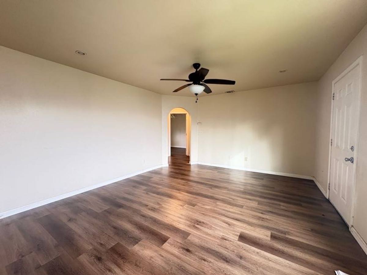 Townhouse for rent at 1003 Victoria Ave, Stockton, CA 95203