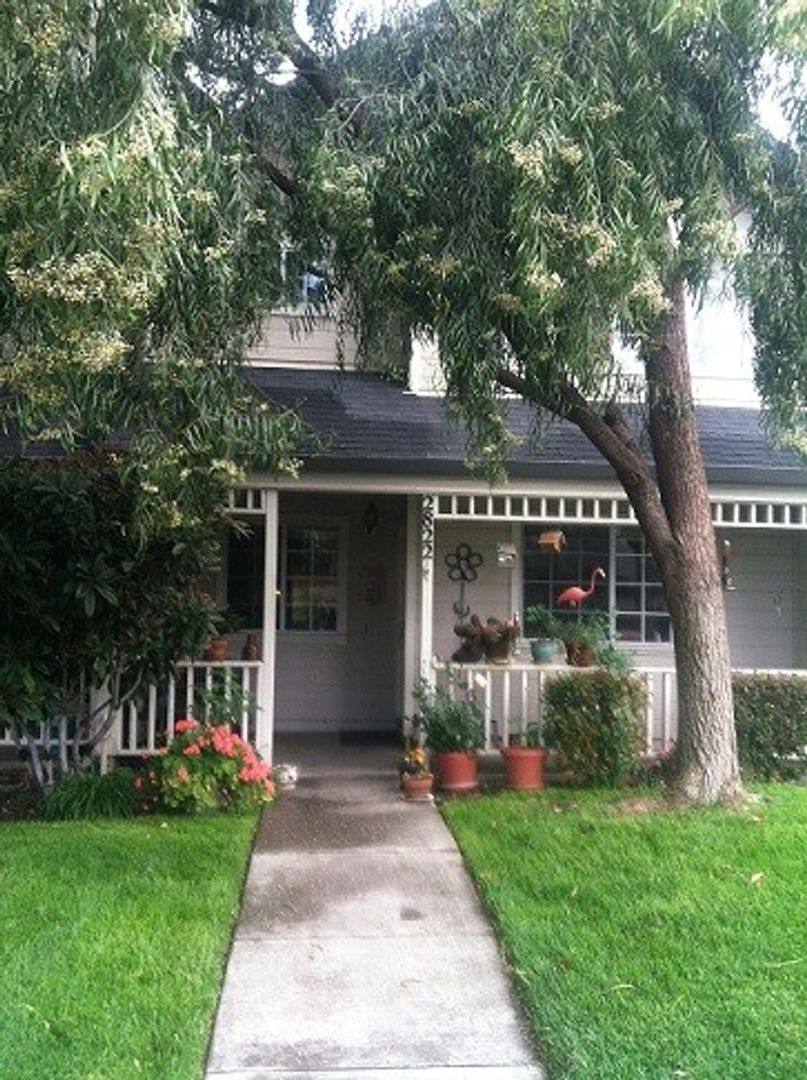 Townhouse for rent at 2822 College Ave, Livermore, CA 94550