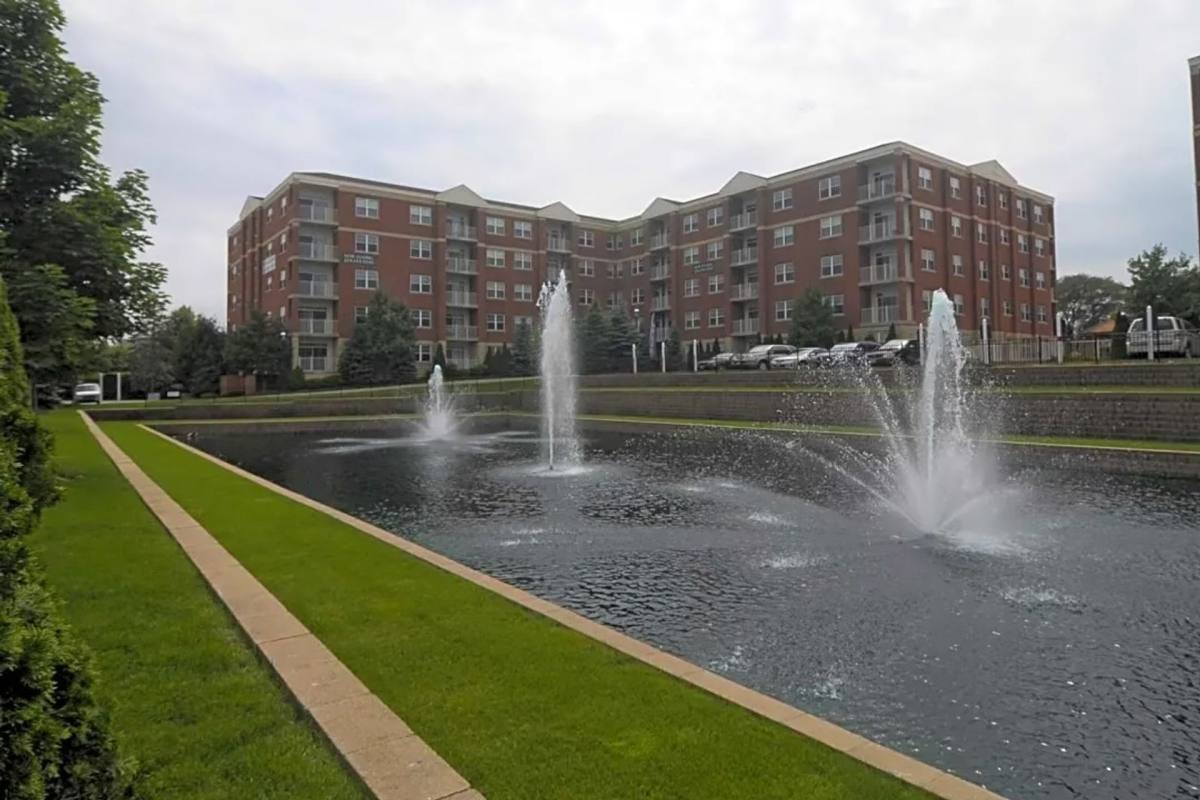Apartment for rent at 2 Itasca Place, Itasca, IL 60143