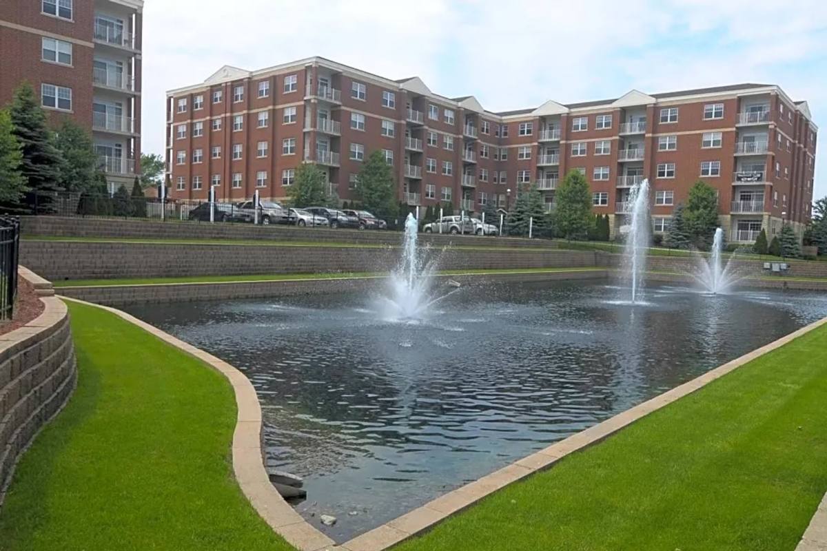 Apartment for rent at 2 Itasca Place, Itasca, IL 60143