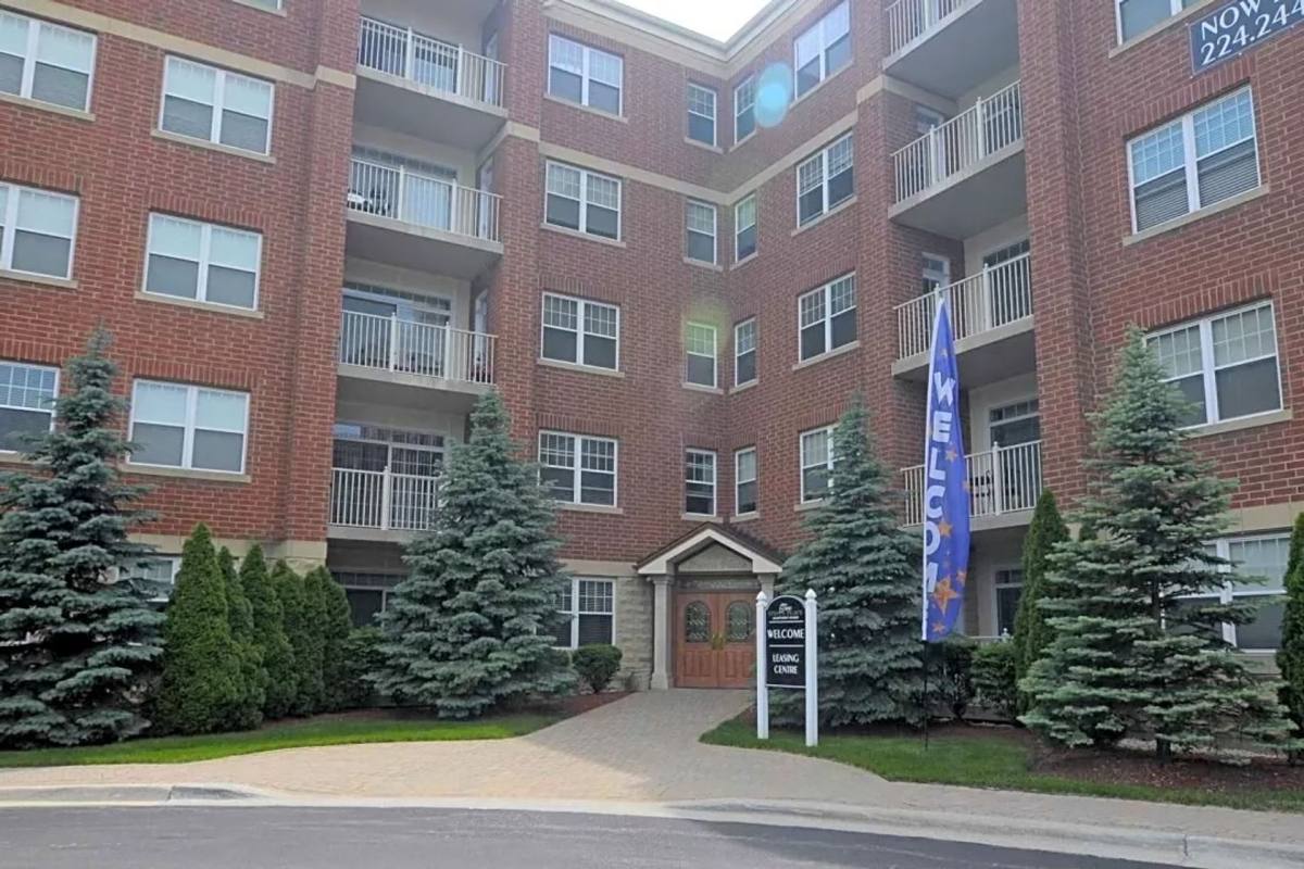 Apartment for rent at 2 Itasca Place, Itasca, IL 60143