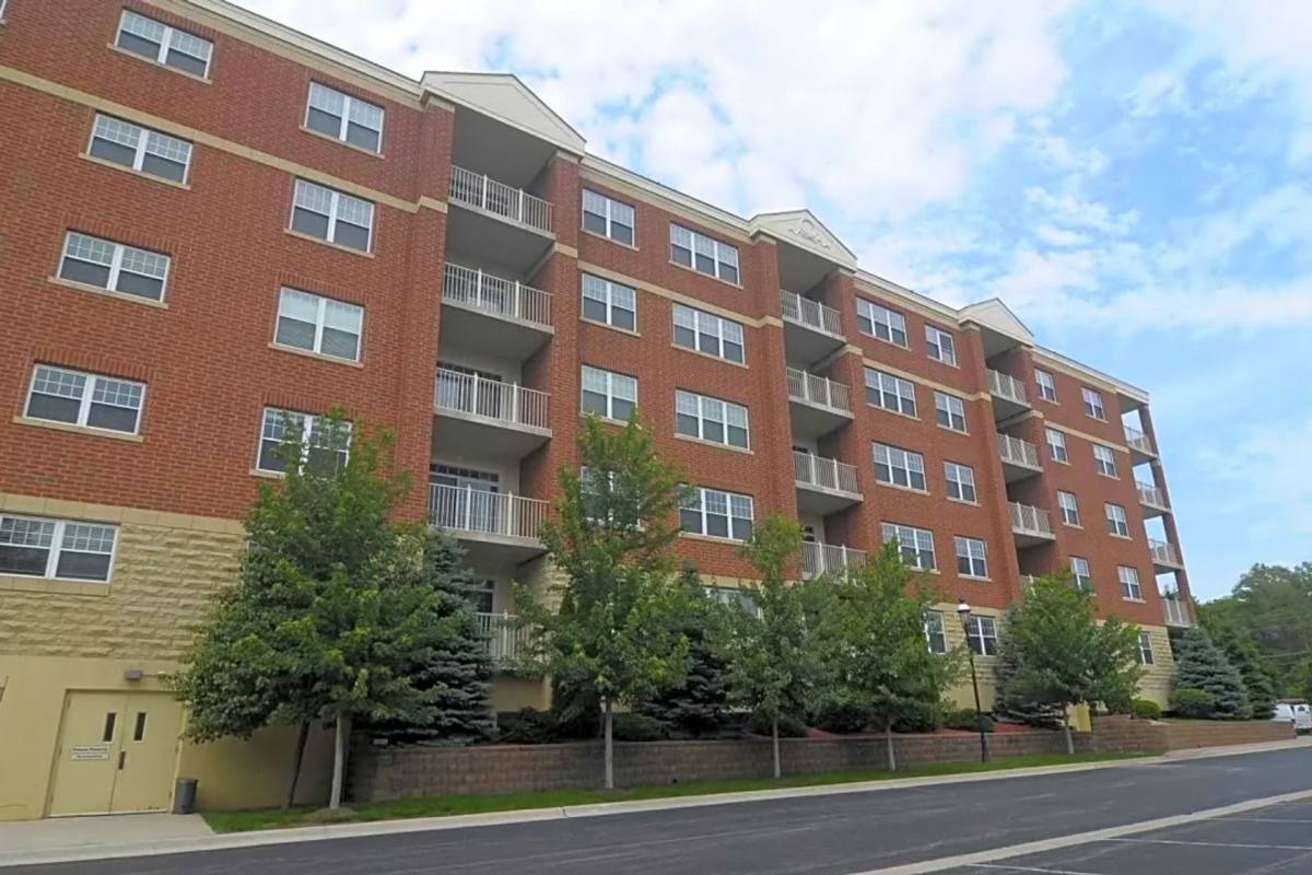 Apartment for rent at 2 Itasca Place, Itasca, IL 60143