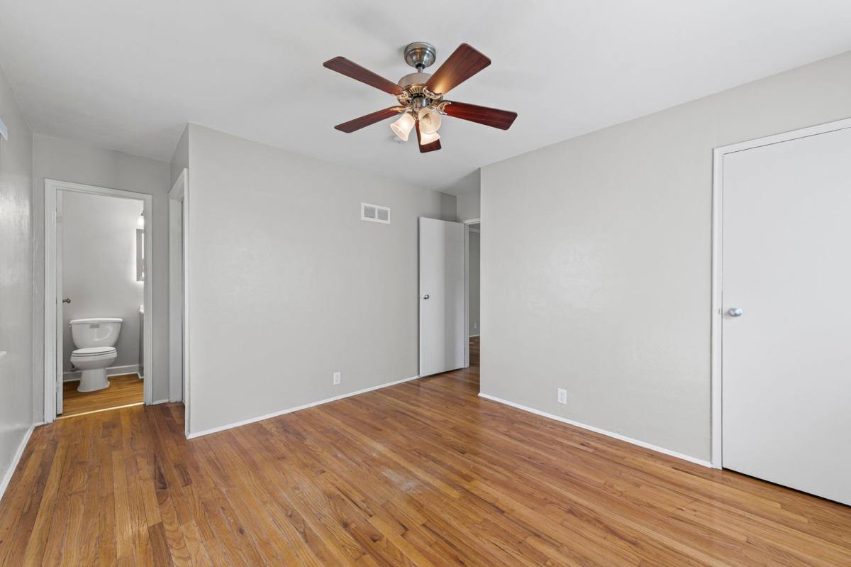 Apartment for rent at 4818 Paseo Blvd, Kansas City, MO 64110