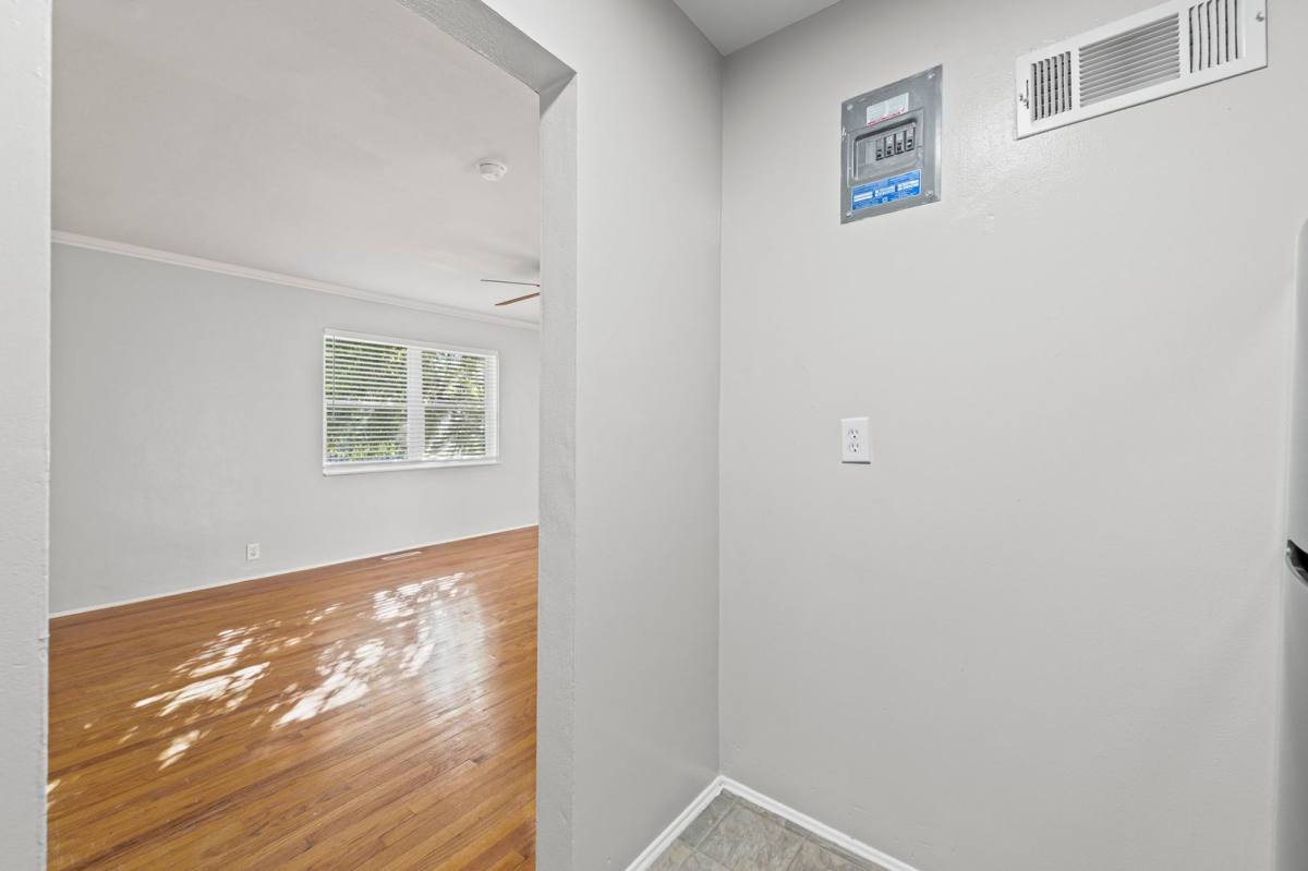 Apartment for rent at 4818 Paseo Blvd, Kansas City, MO 64110
