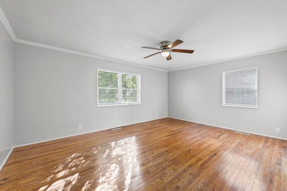 Apartment for rent at 4818 Paseo Blvd, Kansas City, MO 64110
