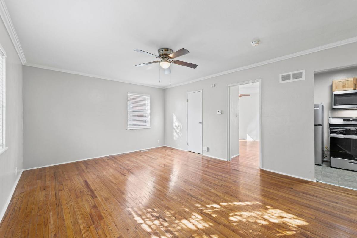 Apartment for rent at 4818 Paseo Blvd, Kansas City, MO 64110