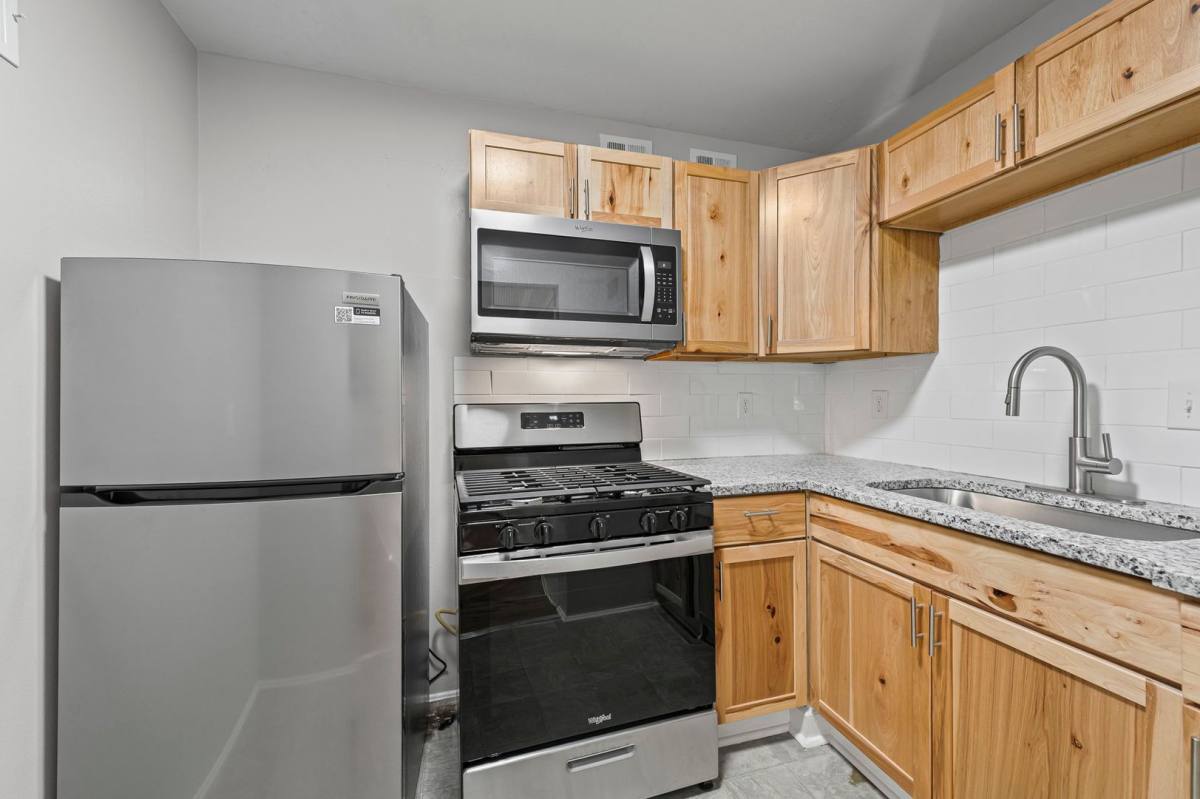 Apartment for rent at 4818 Paseo Blvd, Kansas City, MO 64110
