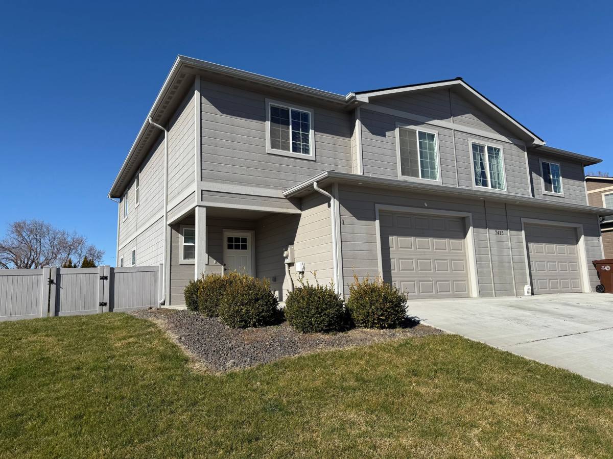 Townhouse for rent at 7419 Saddlebrook Loop, Yakima, WA 98908