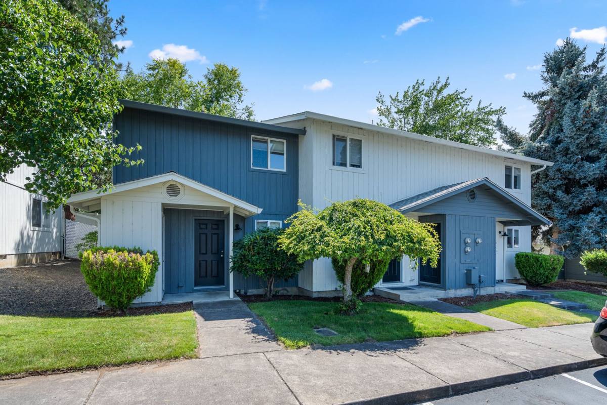 Apartment for rent at 220 W Rapp Rd, Talent, OR 97540