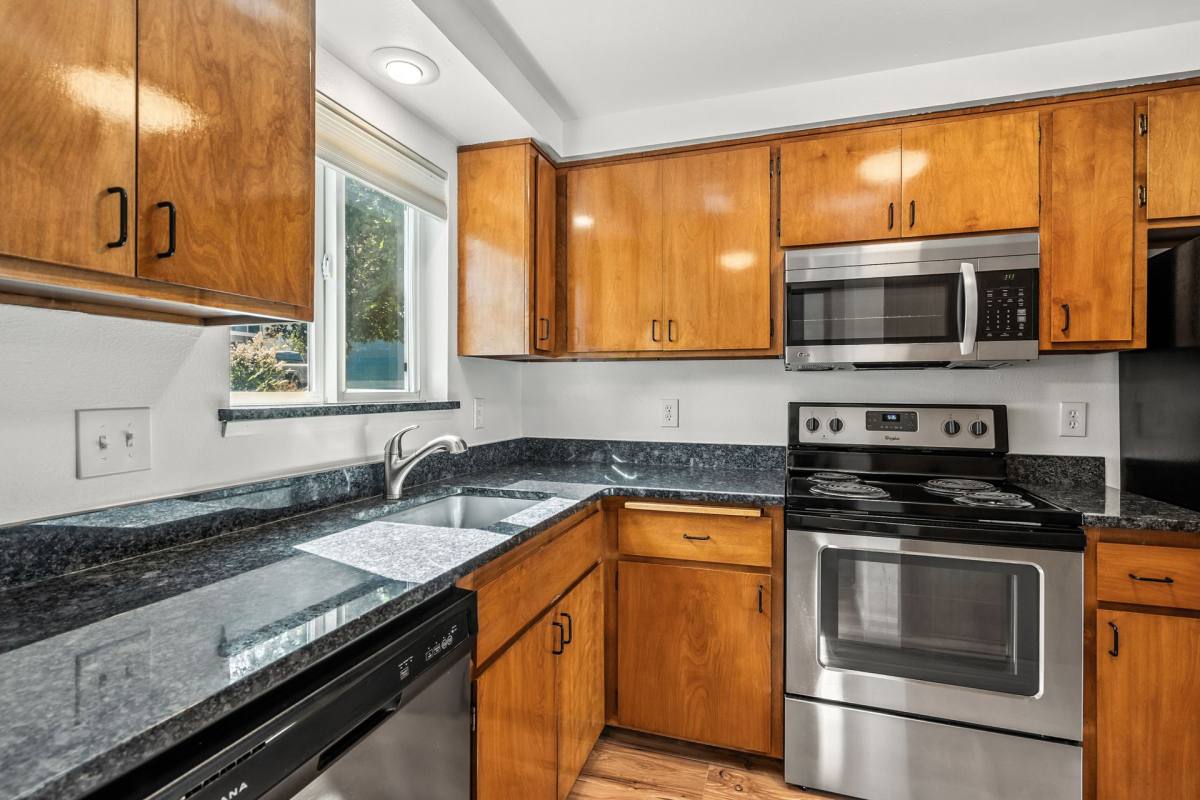 Apartment for rent at 220 W Rapp Rd, Talent, OR 97540