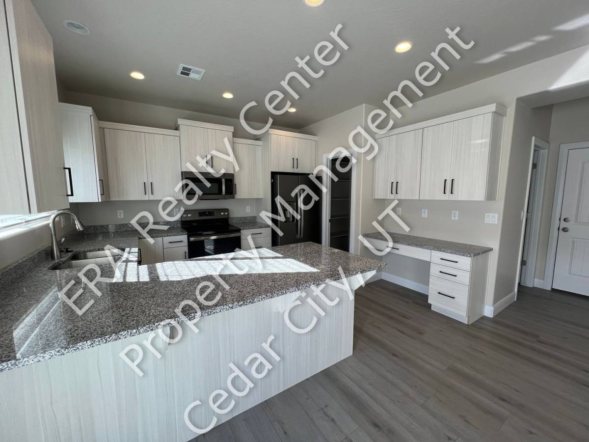 Condo for rent at 668 E Fiddlers Cove, Cedar City, UT 84721