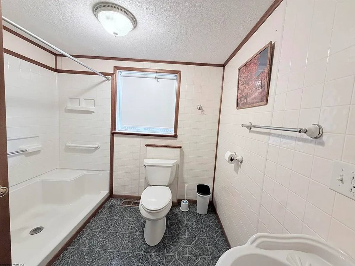 House for rent at 324 8th St, Morgantown, WV 26505