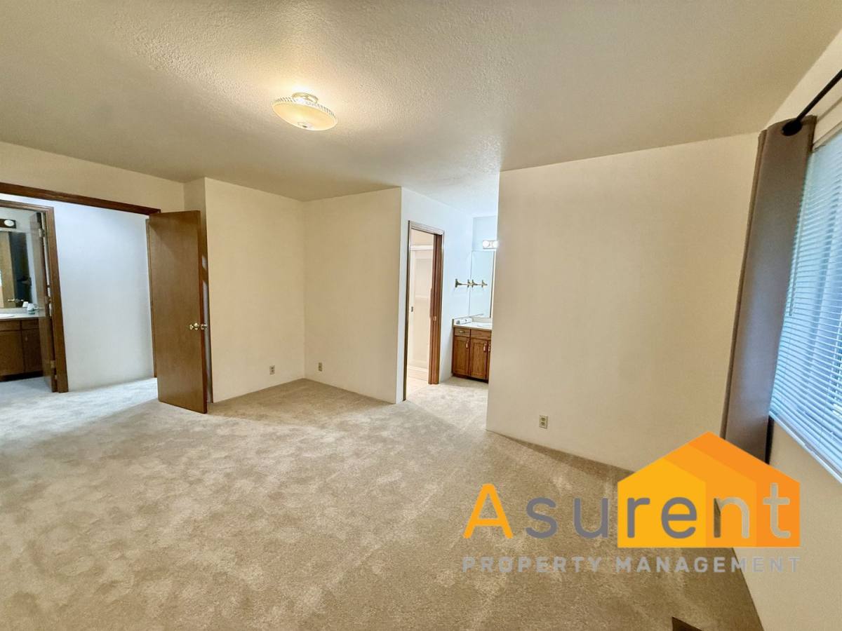House for rent at 2976 Grizzly Dr, Ashland, OR 97520