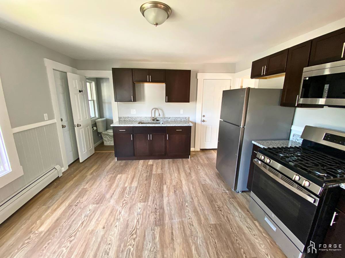 Apartment for rent at 8 Frederick St, Westfield, MA 01085