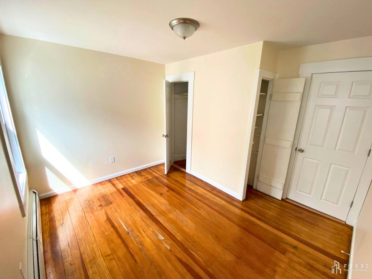 Apartment for rent at 8 Frederick St, Westfield, MA 01085