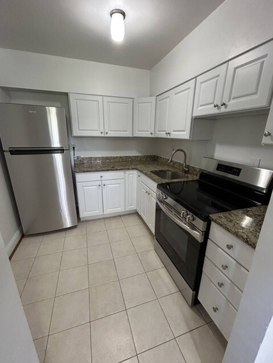 Apartment for rent at 500 S Walter Reed Dr, Arlington, VA 22204