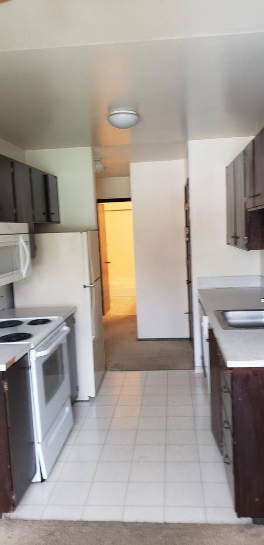 Apartment for rent at 2908 NE 12th St, Renton, WA 98056