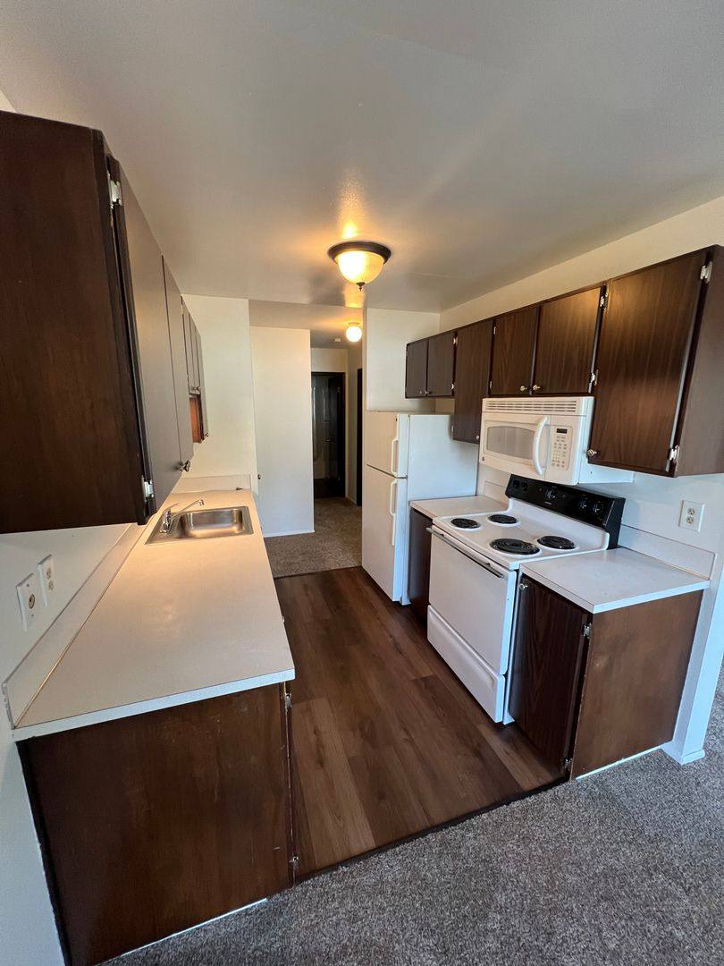 Apartment for rent at Heather, 2908 NE 12th St, Renton, WA 98056
