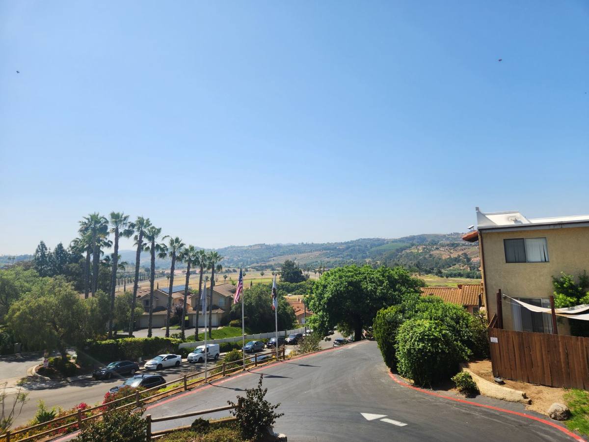 Apartment for rent at 31932 Del Cielo Este, Bonsall, CA 92003
