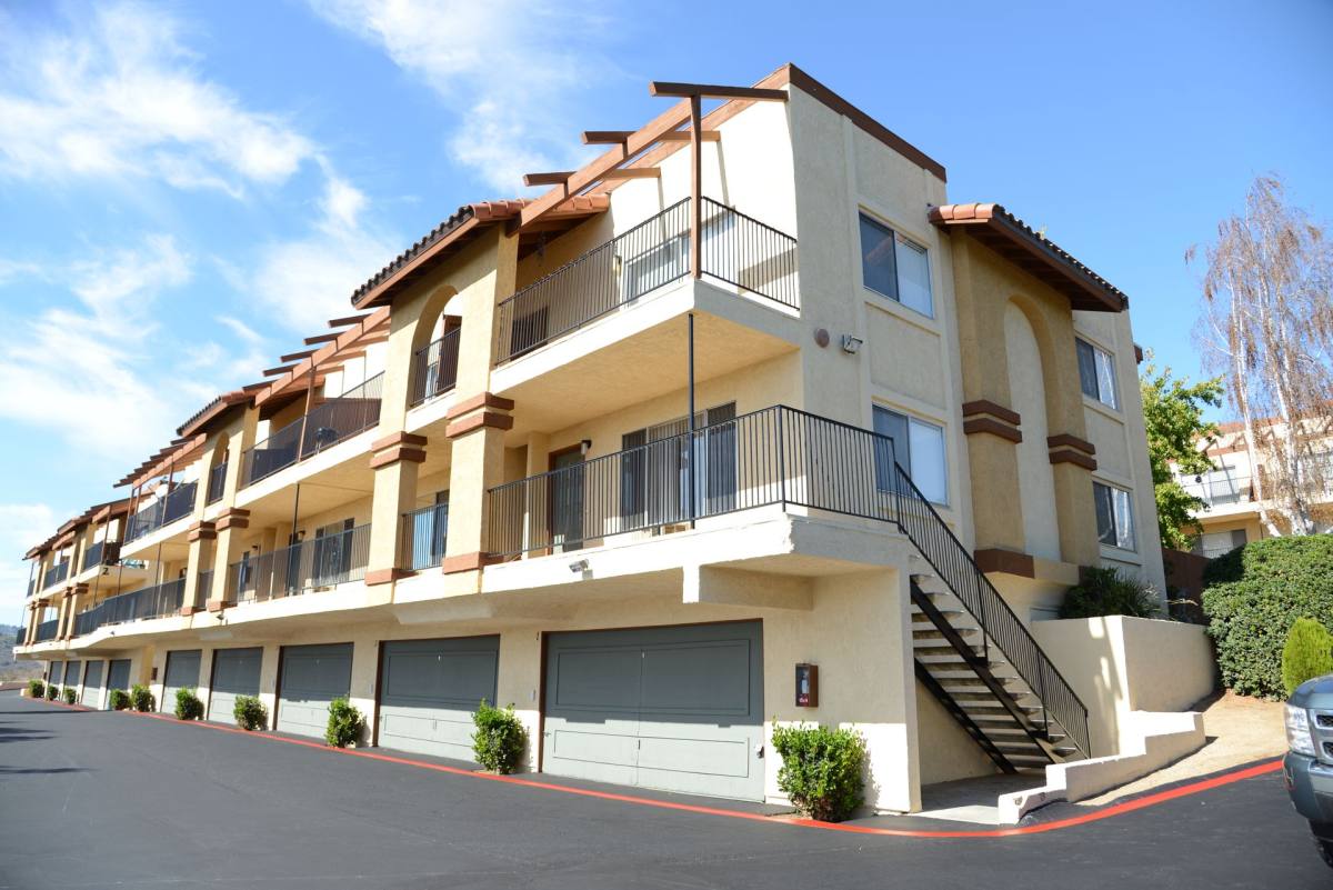 Apartment for rent at 31932 Del Cielo Este, Bonsall, CA 92003