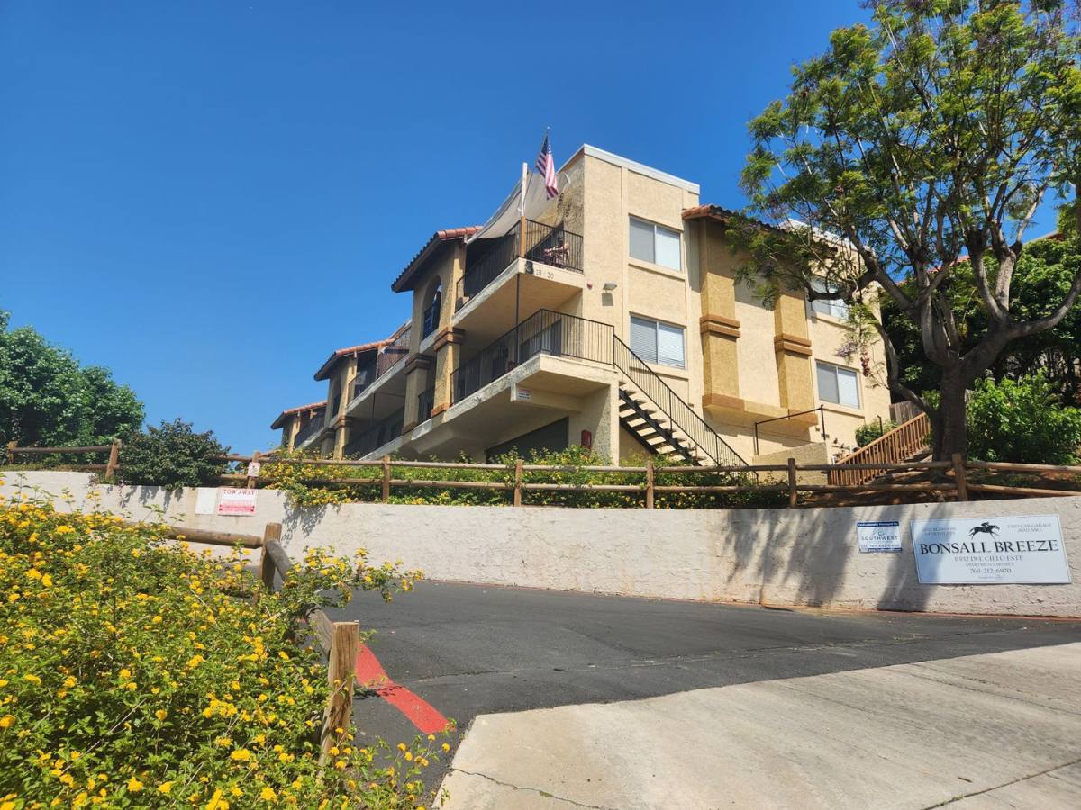 Apartment for rent at 31932 Del Cielo Este, Bonsall, CA 92003