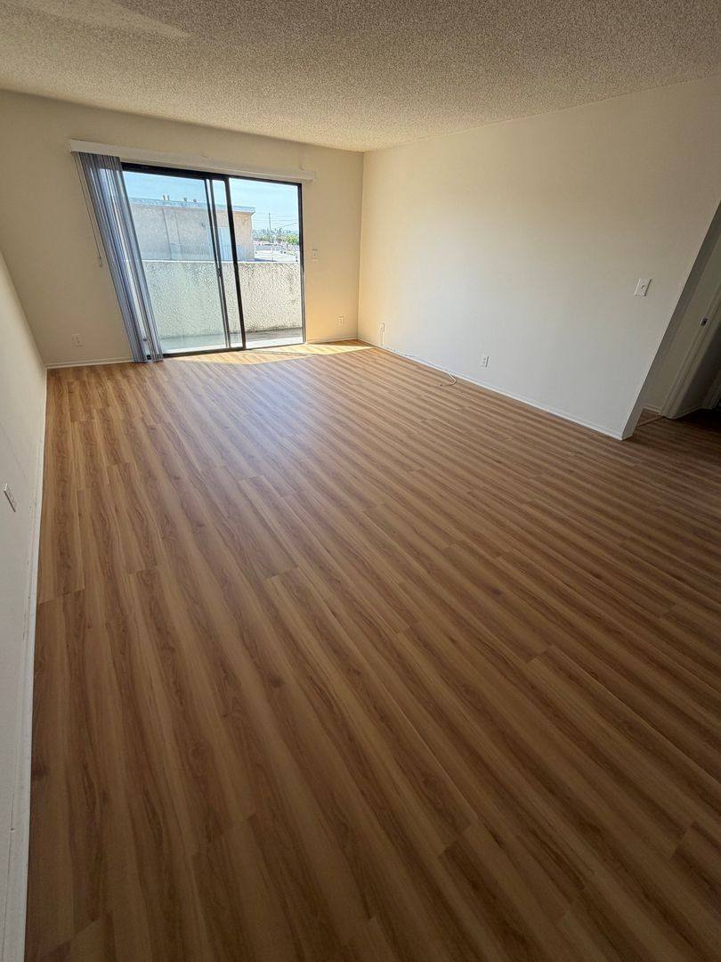 Apartment for rent at 3711 Glendon Ave, Los Angeles, CA 90034