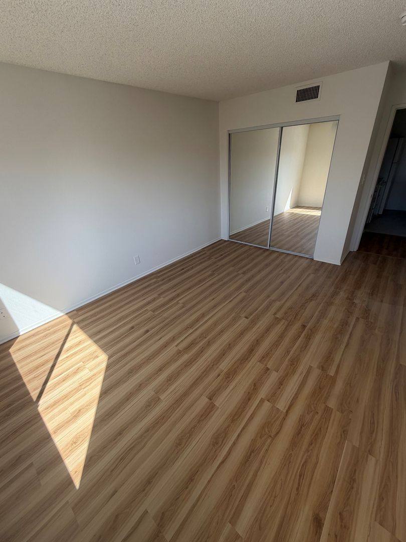 Apartment for rent at 3711 Glendon Ave, Los Angeles, CA 90034