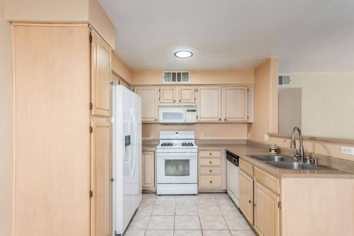 Condo for rent at 5710 E Tropicana Ave, Las Vegas, NV 89122