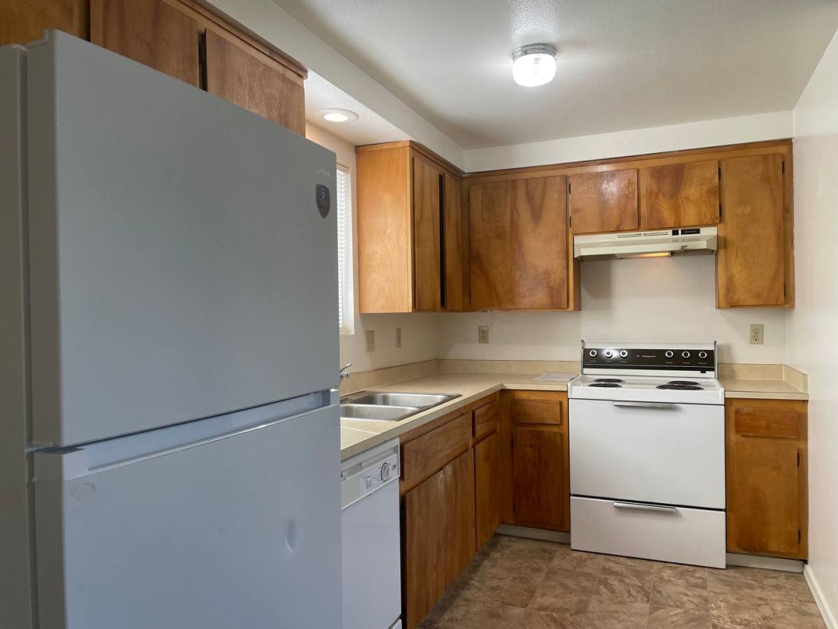 Townhouse for rent at 2024 NE Fairview Ave, Grants Pass, OR 97526