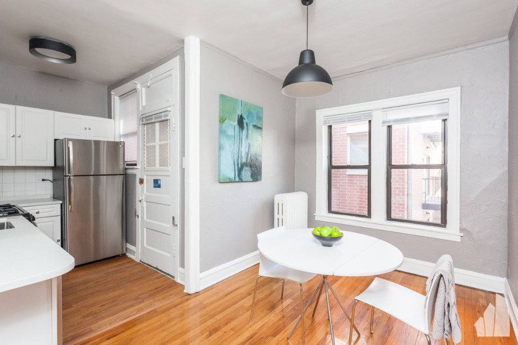 Apartment for rent at 629 W Cornelia Ave #33-3E, Chicago, IL 60657