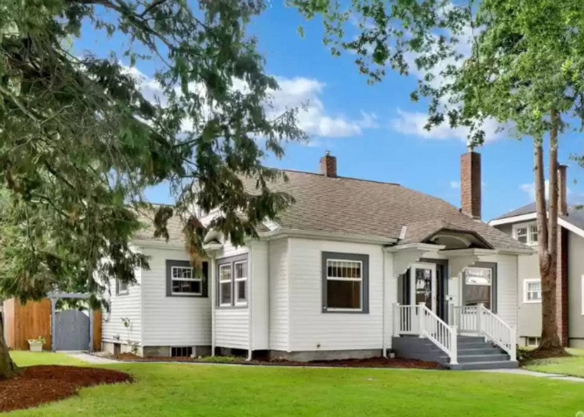 Apartment for rent at 713 Front St, Lynden, WA 98264