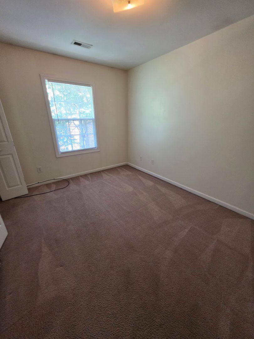 Apartment for rent at 14 W Sunrise Ave, Thomasville, NC 27360