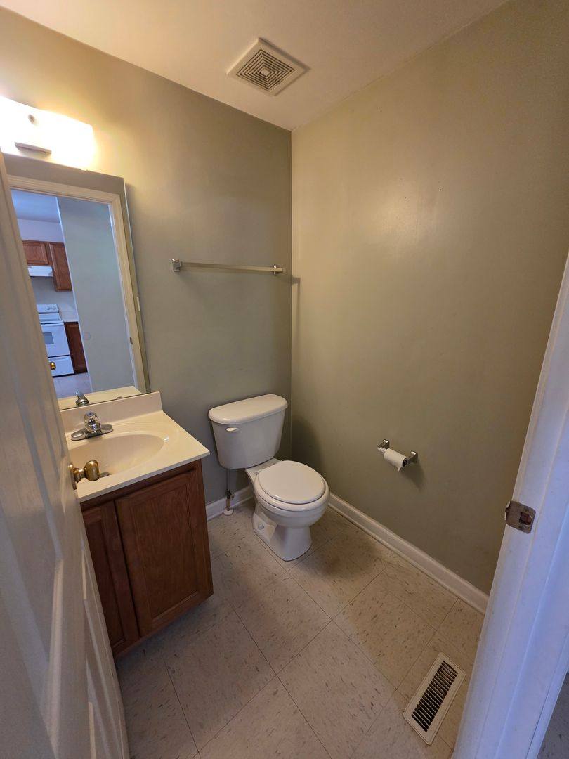 Apartment for rent at 14 W Sunrise Ave, Thomasville, NC 27360