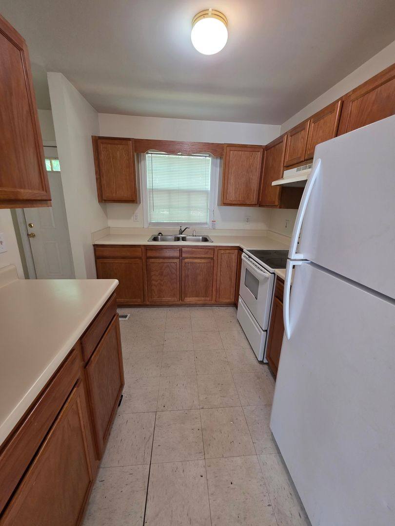 Apartment for rent at 14 W Sunrise Ave, Thomasville, NC 27360