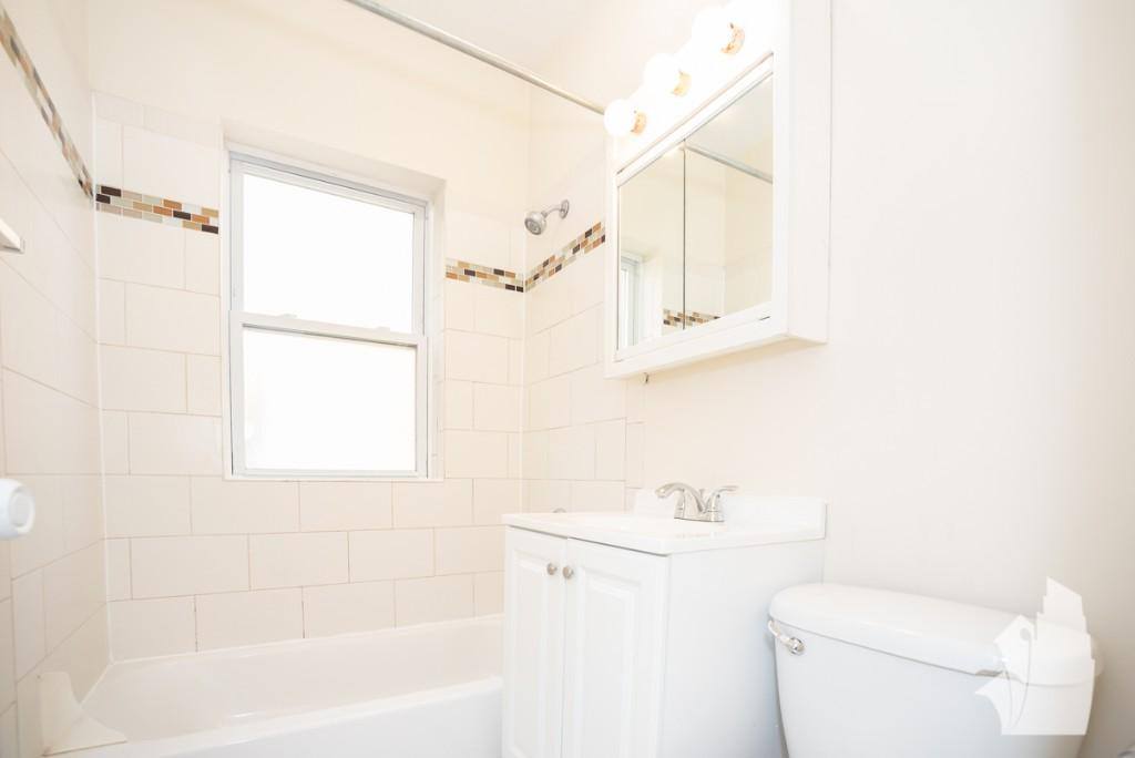Apartment for rent at 5208 N Leavitt St #2, Chicago, IL 60625