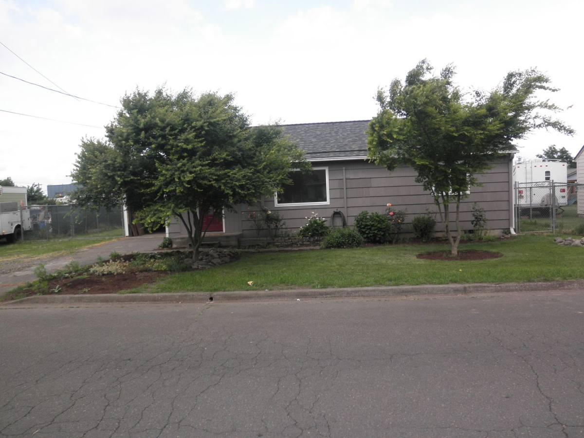 House for rent at 3565 48th Ave NE, Salem, OR 97305