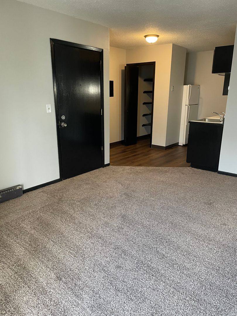 Apartment for rent at 1114-1124 Vine St, West Des Moines, IA 50265