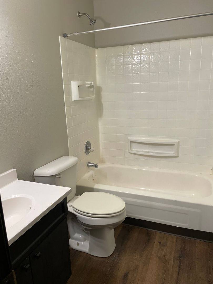 Apartment for rent at 1114-1124 Vine St, West Des Moines, IA 50265