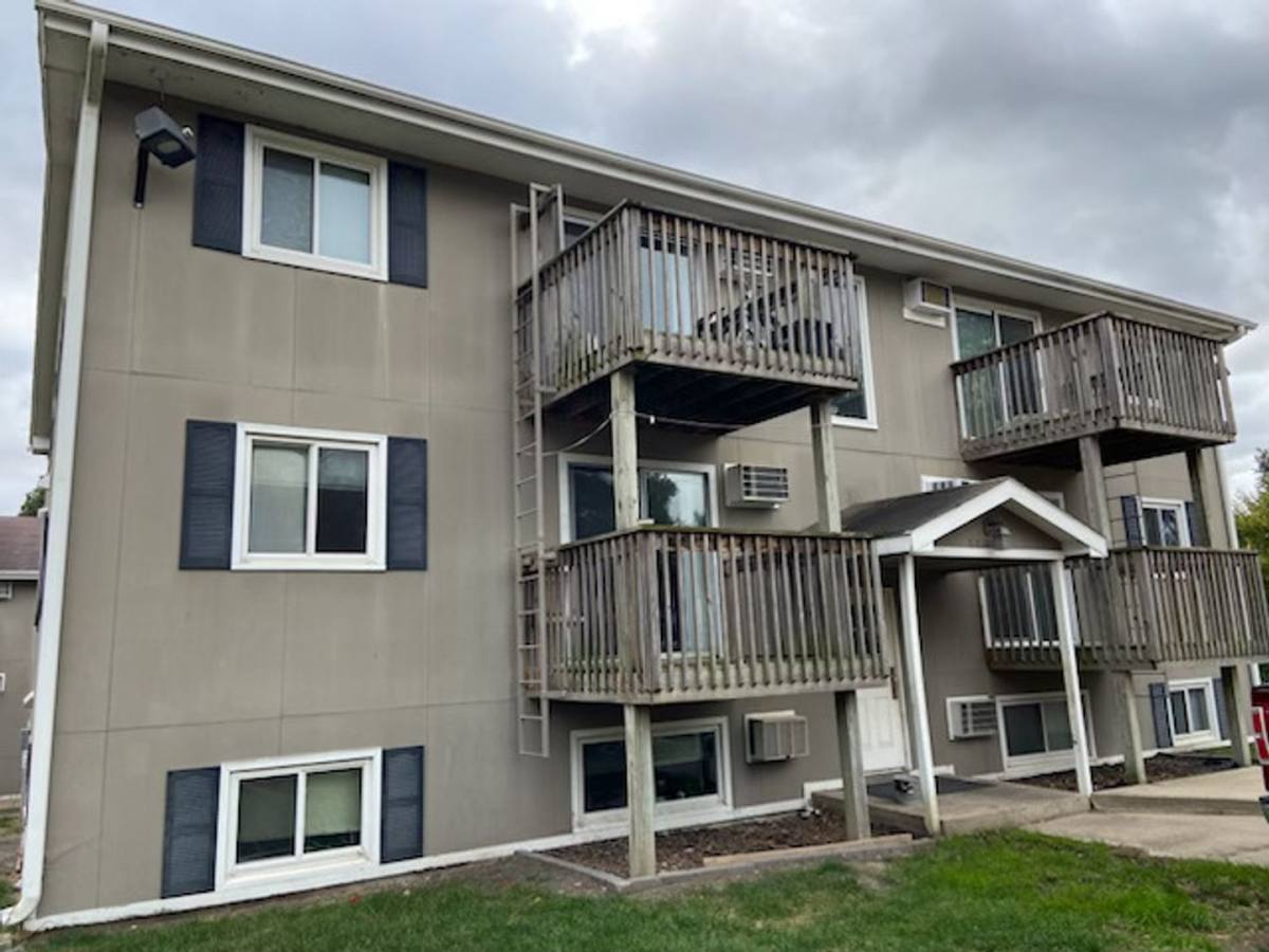 Apartment for rent at 1114-1124 Vine St, West Des Moines, IA 50265