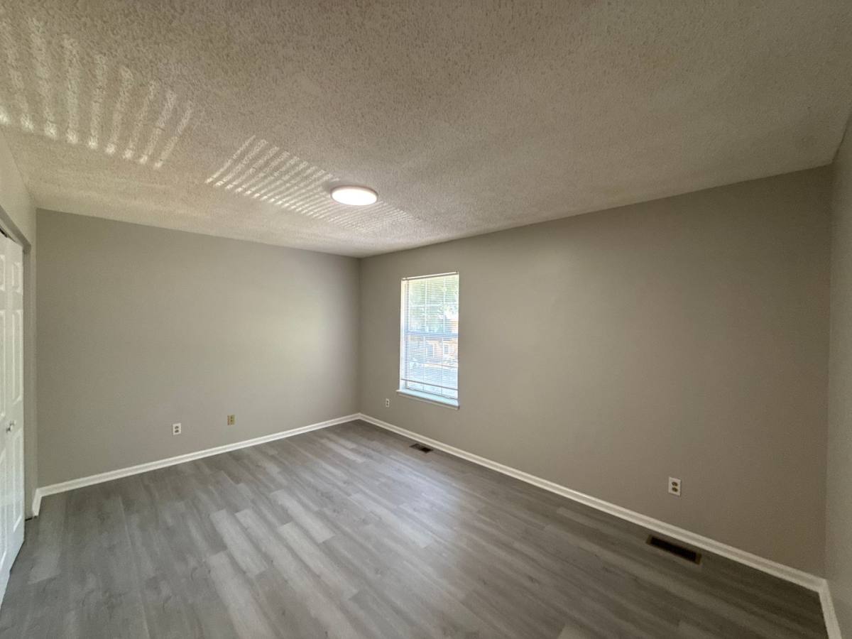 Townhouse for rent at 4042 Briarhill Dr, Charlotte, NC 28215