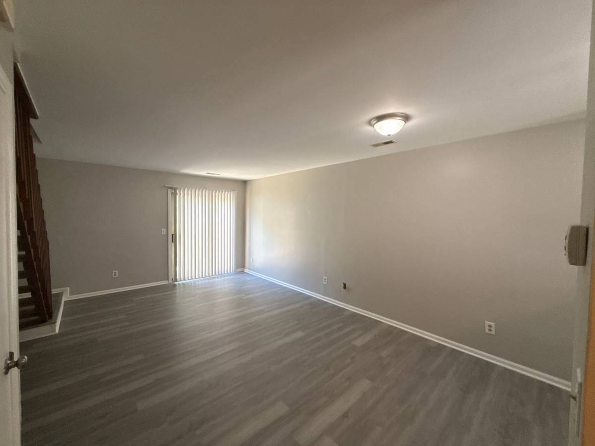 Townhouse for rent at 4042 Briarhill Dr, Charlotte, NC 28215