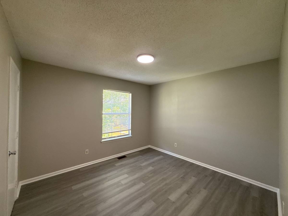 Townhouse for rent at 4042 Briarhill Dr, Charlotte, NC 28215