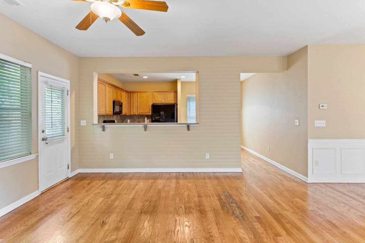 House for rent at 924 Silver Lake Dr, Acworth, GA 30102