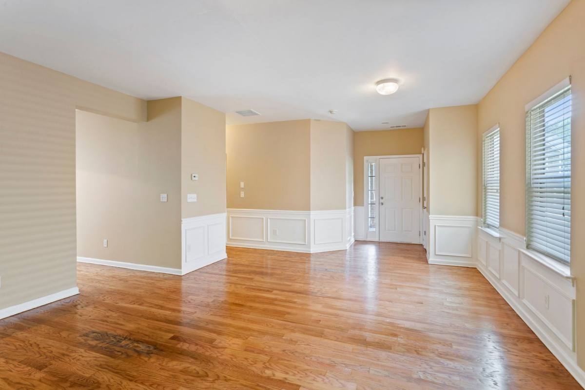 House for rent at 924 Silver Lake Dr, Acworth, GA 30102