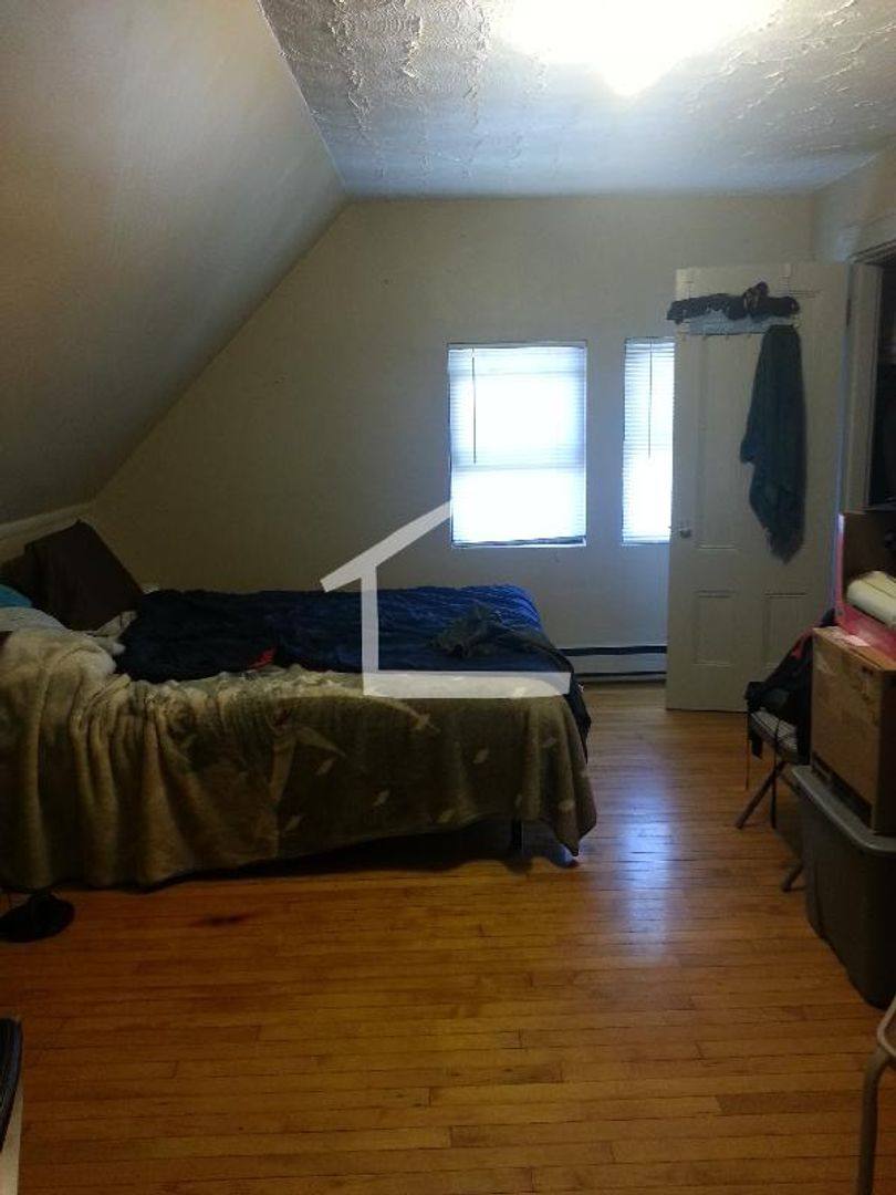 Apartment for rent at 167 Charles St #3, Waltham, MA 02453