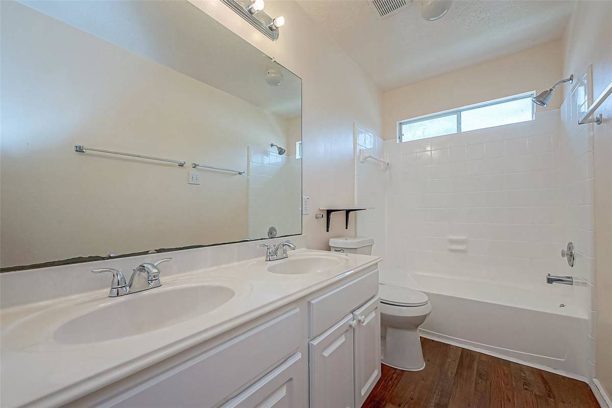 House for rent at 2424 Leanett Way, Pearland, TX 77584